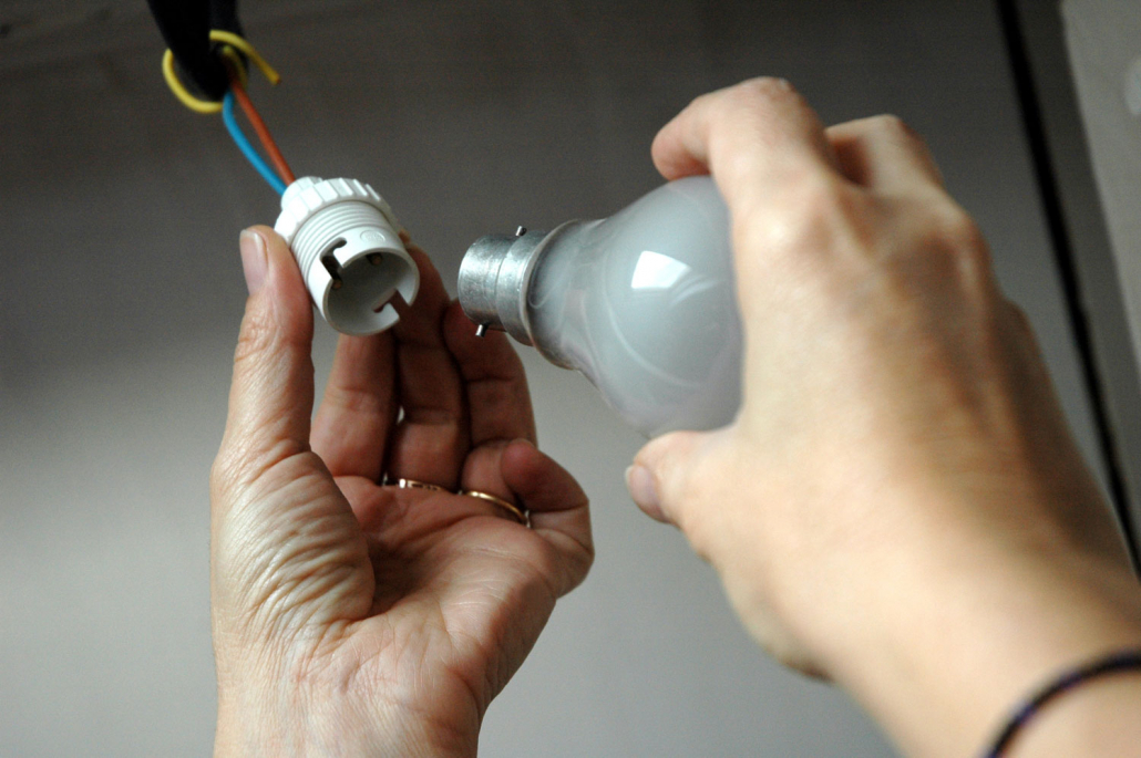 Comment faire pour changer la douille d'une ampoule ?