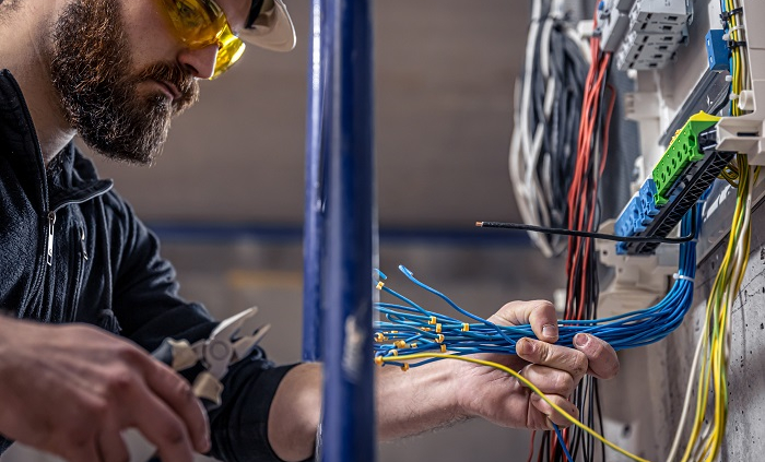 outils d'électricien